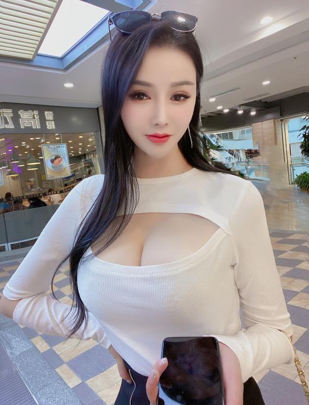 妹子颜值和身材都特别棒，技术也非常到位